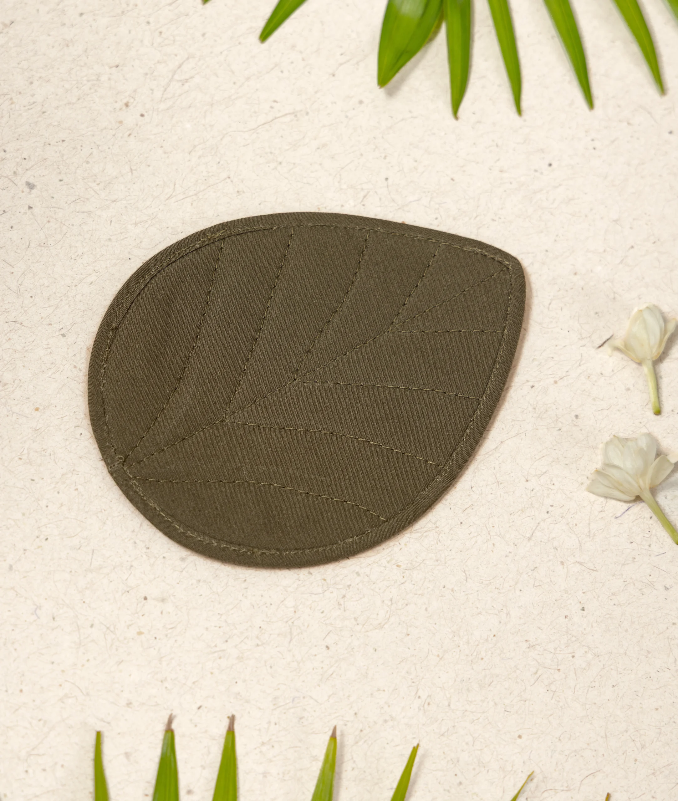 Quilted leaf coaster 3
